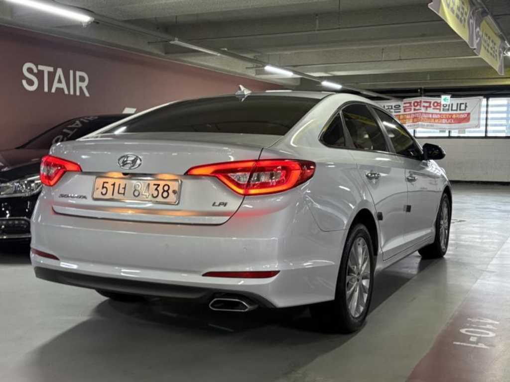 HYUNDAI Sonata - Vista 3