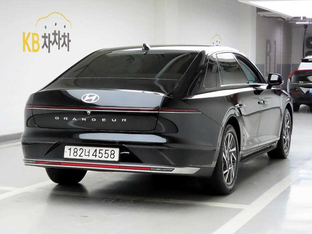HYUNDAI Grandeur - Vista 6
