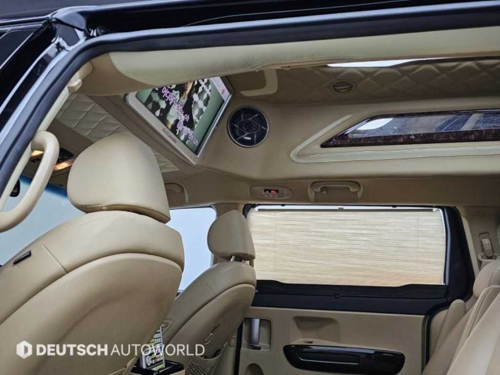 KIA Carnival - Vista 12