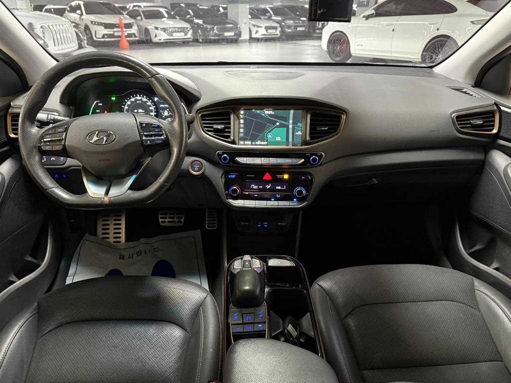 HYUNDAI Ioniq - Vista 9