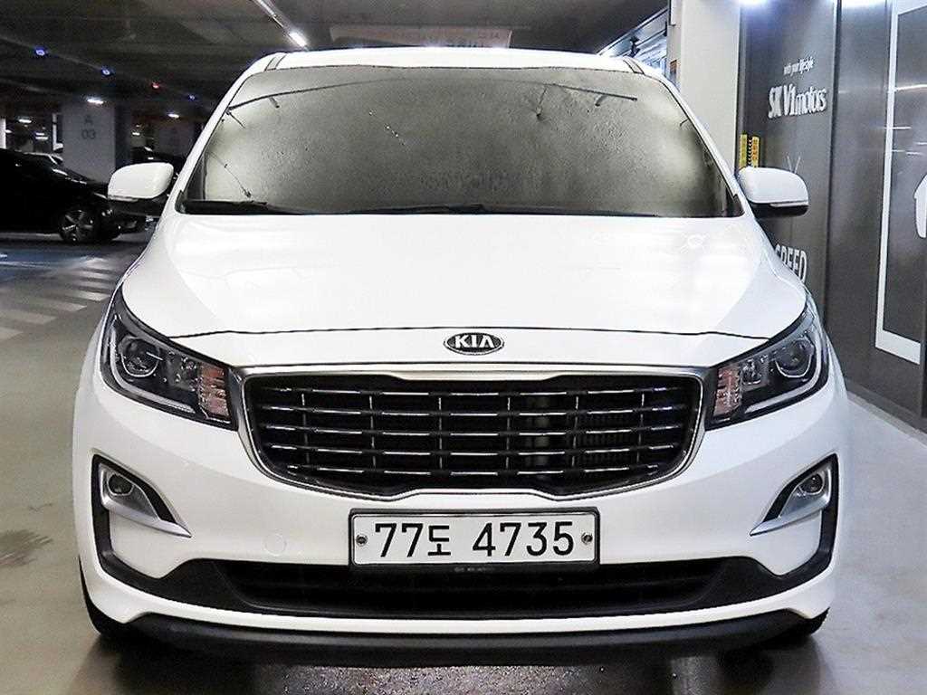 KIA Carnival - Vista 2