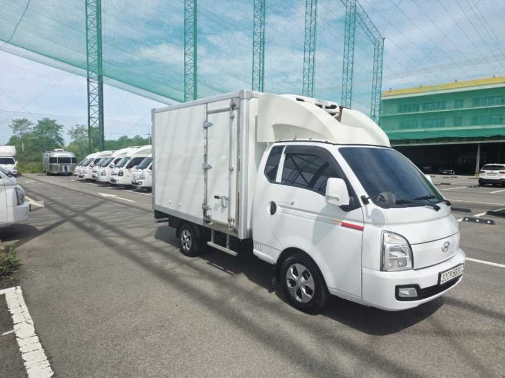 Small Truck Cargo (small) - Vista 3