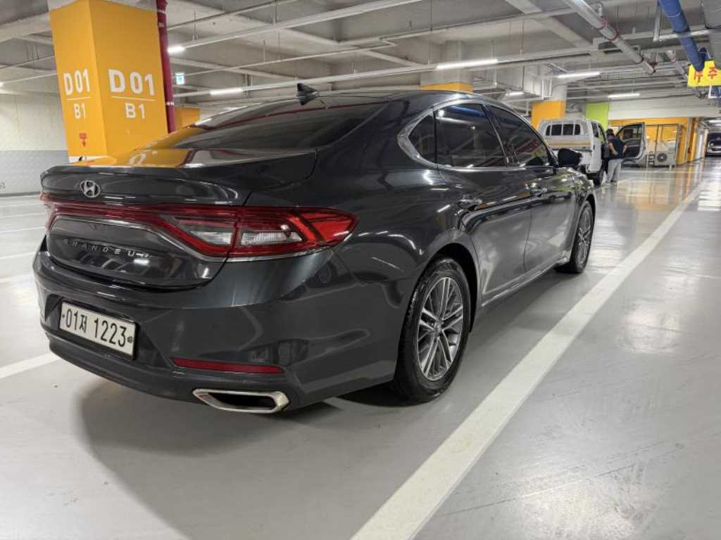 HYUNDAI Grandeur - Vista 8