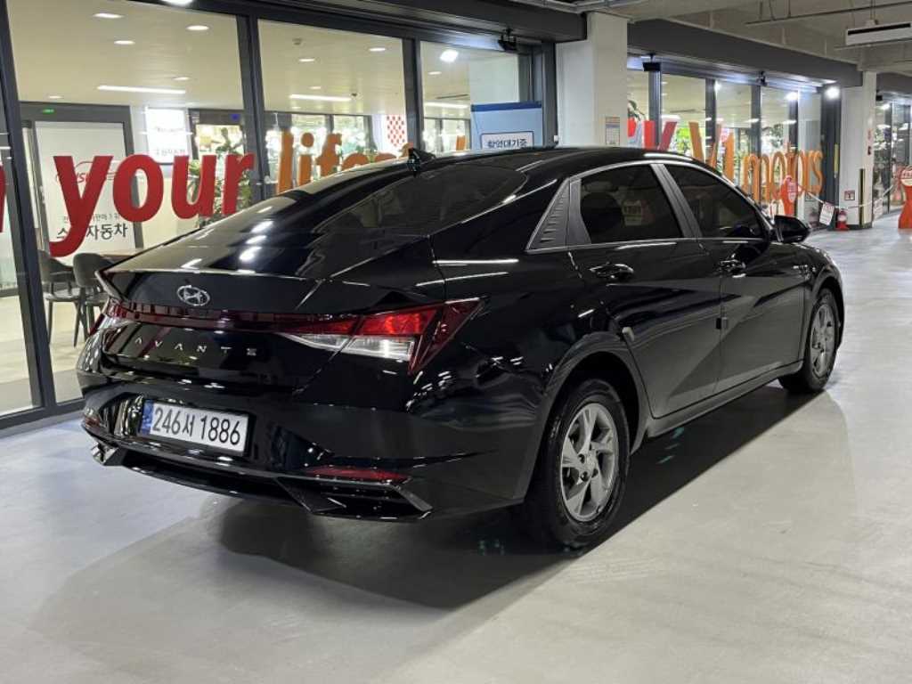 HYUNDAI Avante - Vista 6