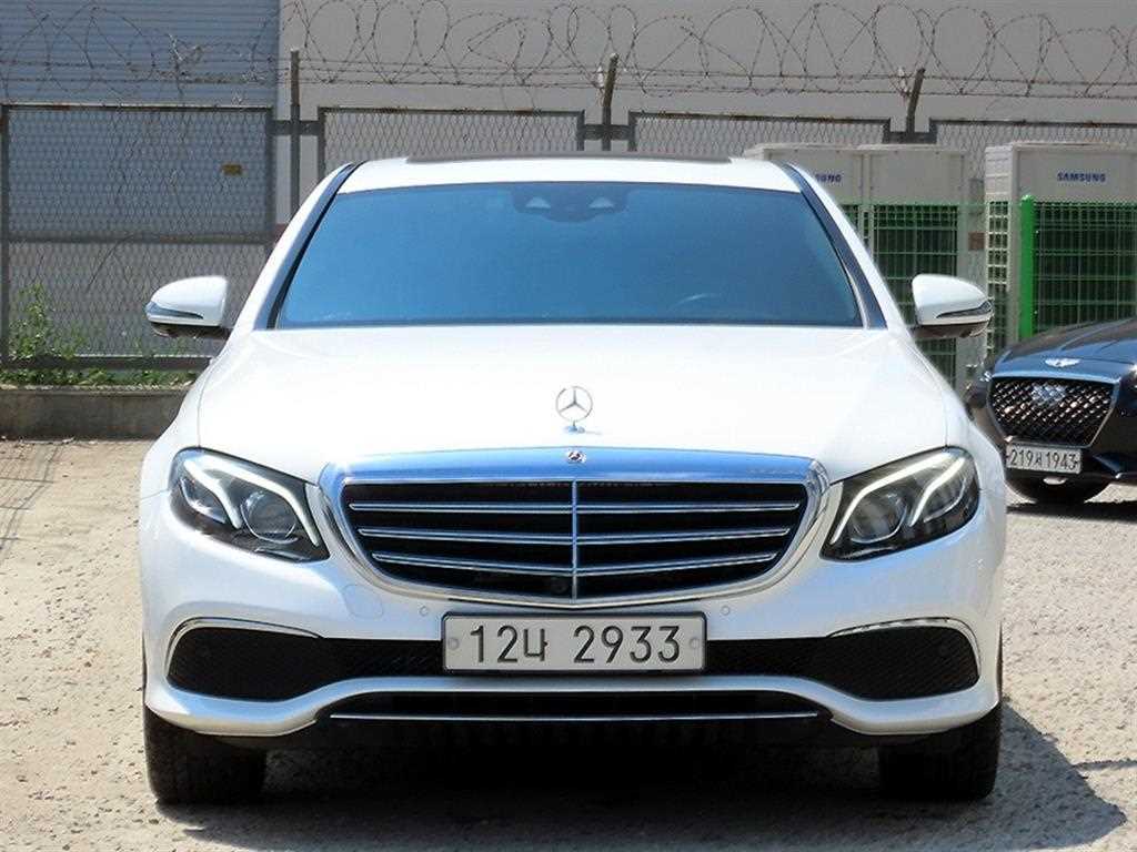 Mercedes Benz E class 2018 Blanco - Importación desde Corea - HF Imports Iquique - Foto 1