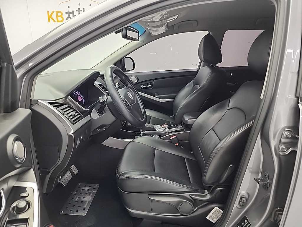 Ssangyong Korando - Vista 12