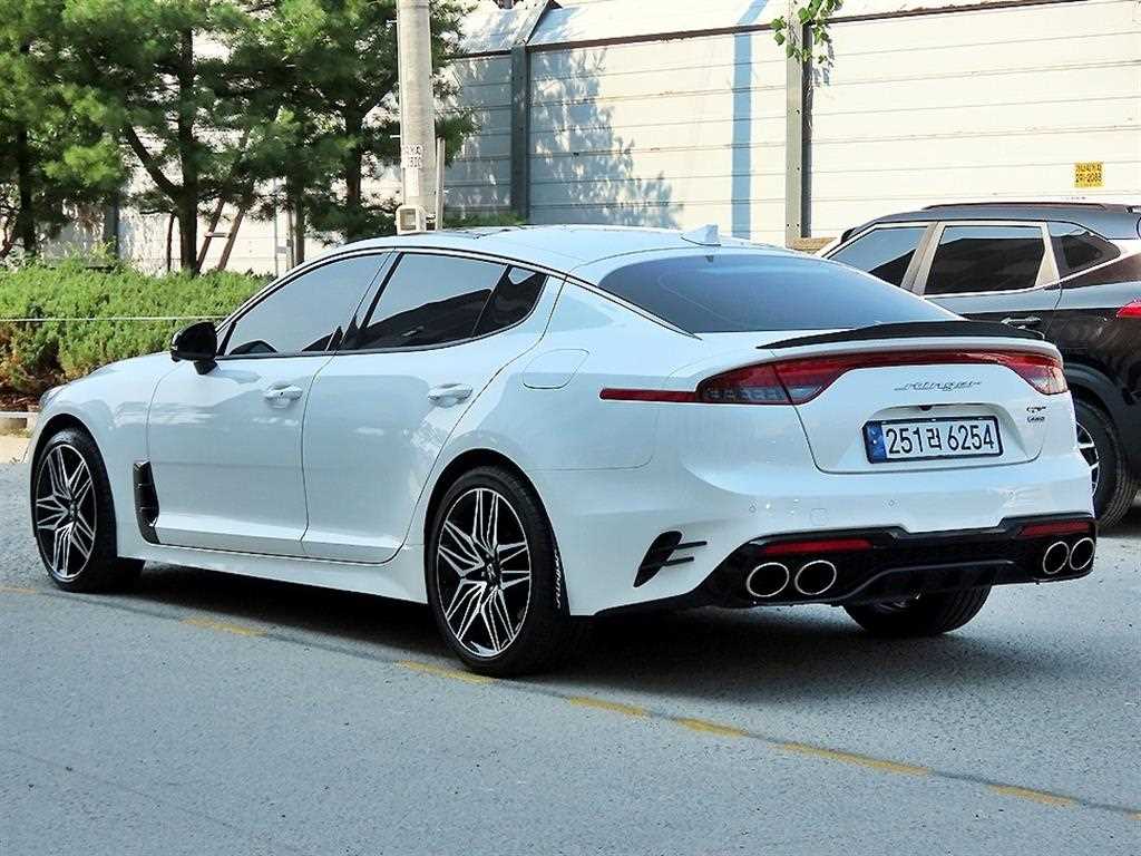 KIA Stinger - Vista 3
