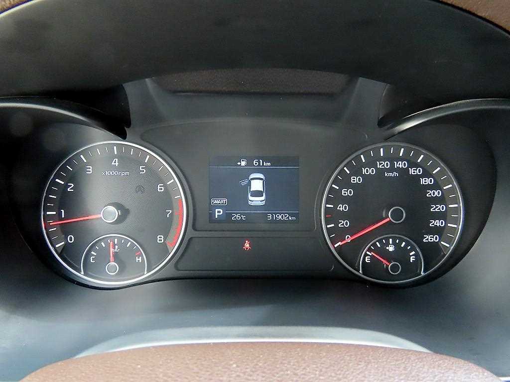 KIA K5 - Vista 11