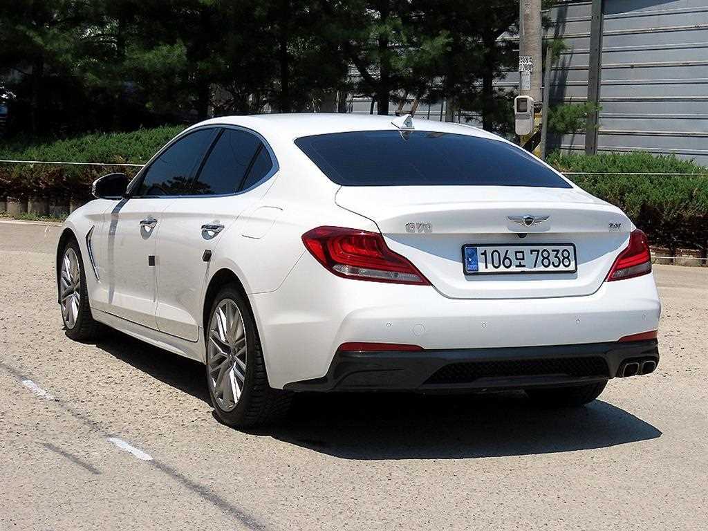 Genesis G70 - Vista 6