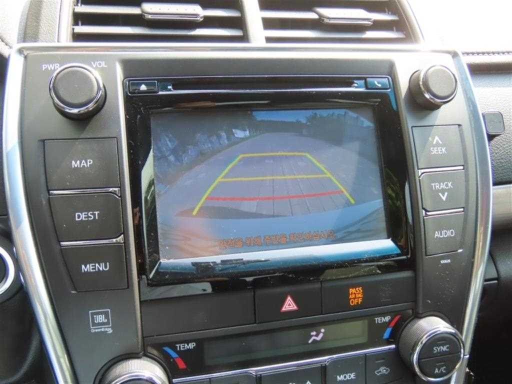 Toyota Camry - Vista 11