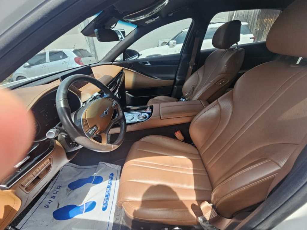 Genesis G80 - Vista 10