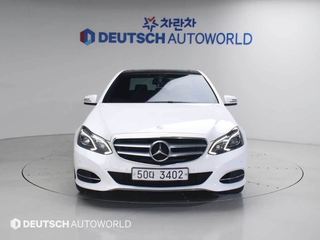 Mercedes Benz E class - Vista 3