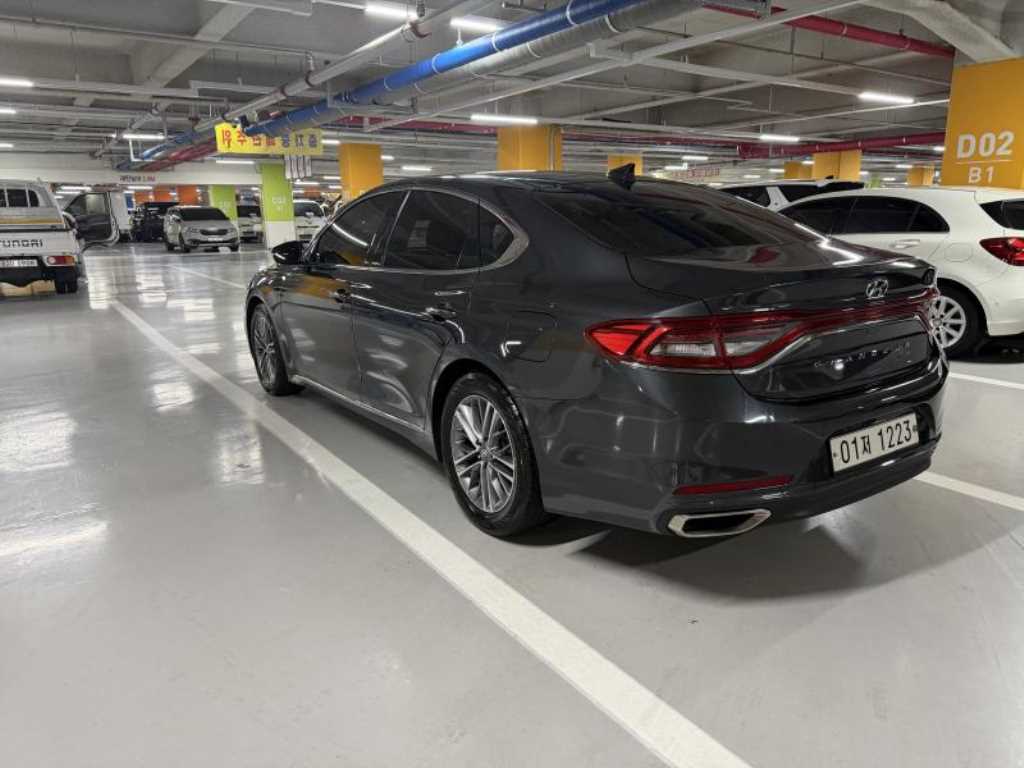 HYUNDAI Grandeur - Vista 7