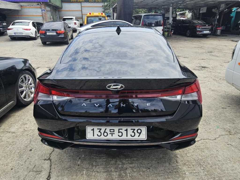 HYUNDAI Avante - Vista 6