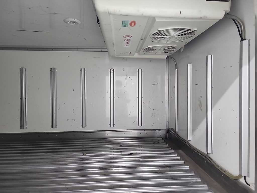 Small Truck Freezer Box(Low Deck) 2019 Blanco - Importación desde Corea - HF Imports Iquique - Foto 18