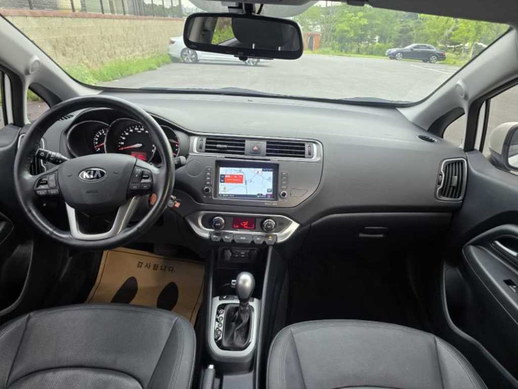 KIA Pride - Vista 7