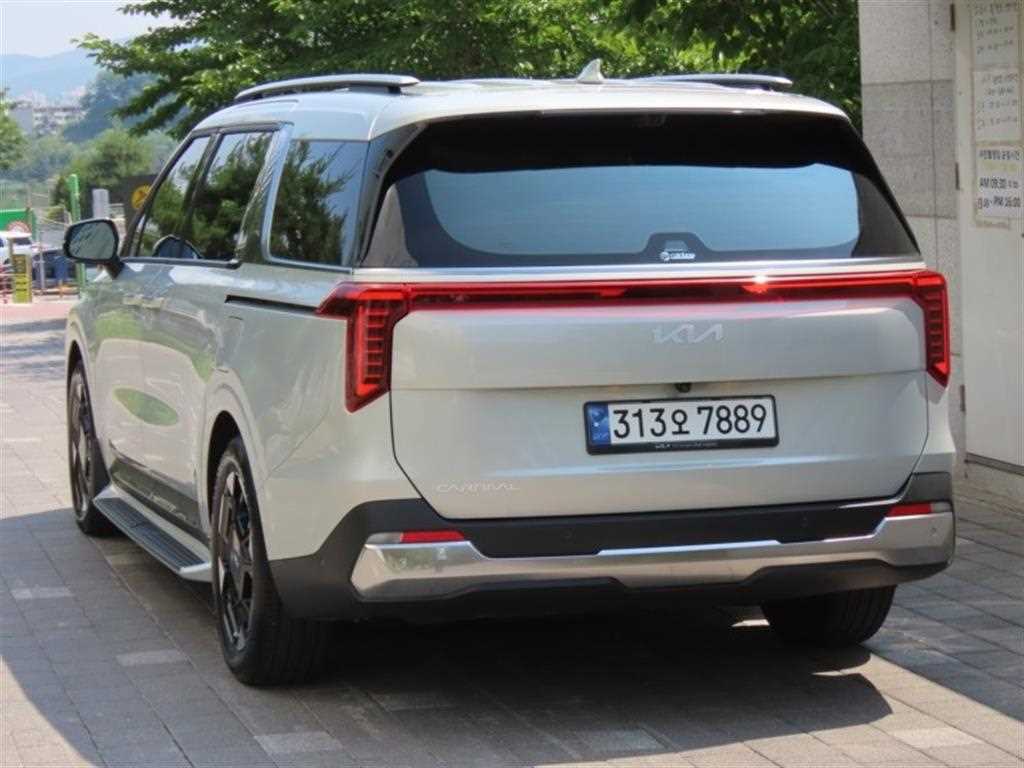 KIA Carnival - Vista 6