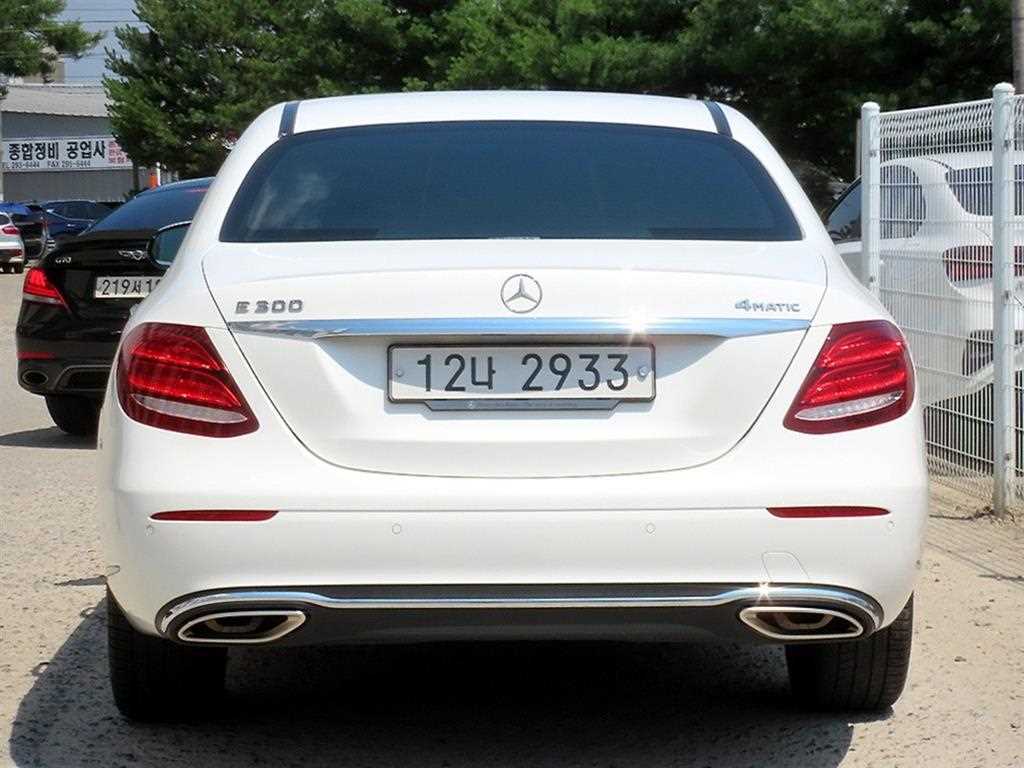 Mercedes Benz E class - Vista 6
