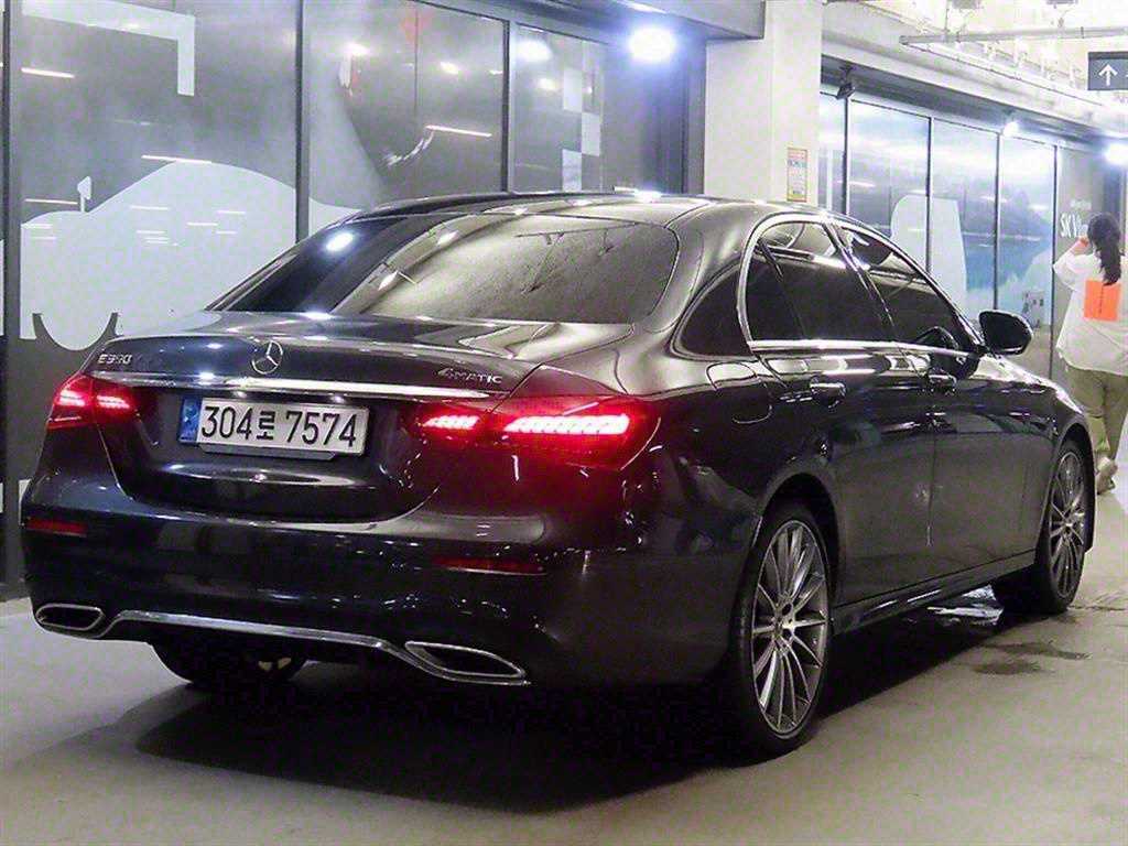 Mercedes Benz E class - Vista 7