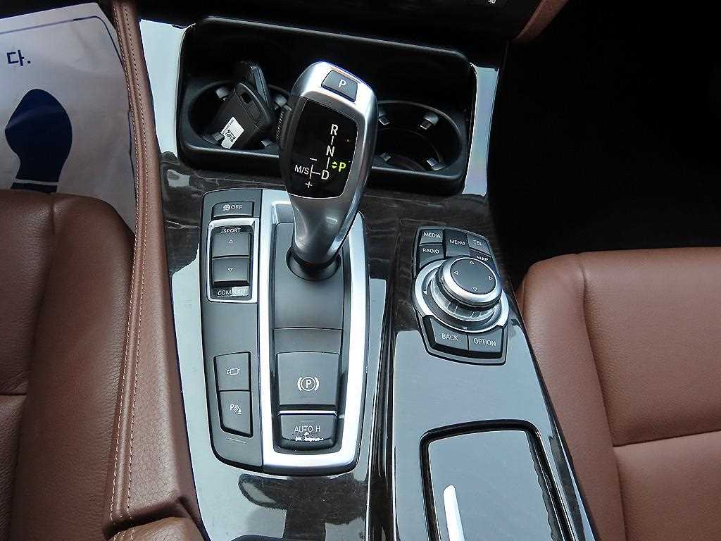 BMW 5 Series 2013 Negro - Importación desde Corea - HF Imports Iquique - Foto 13
