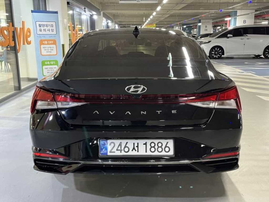HYUNDAI Avante - Vista 7