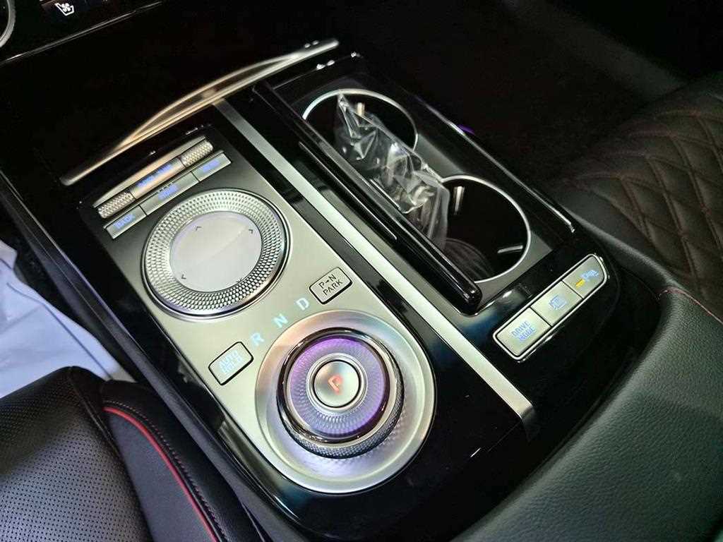 Genesis G80 - Vista 12