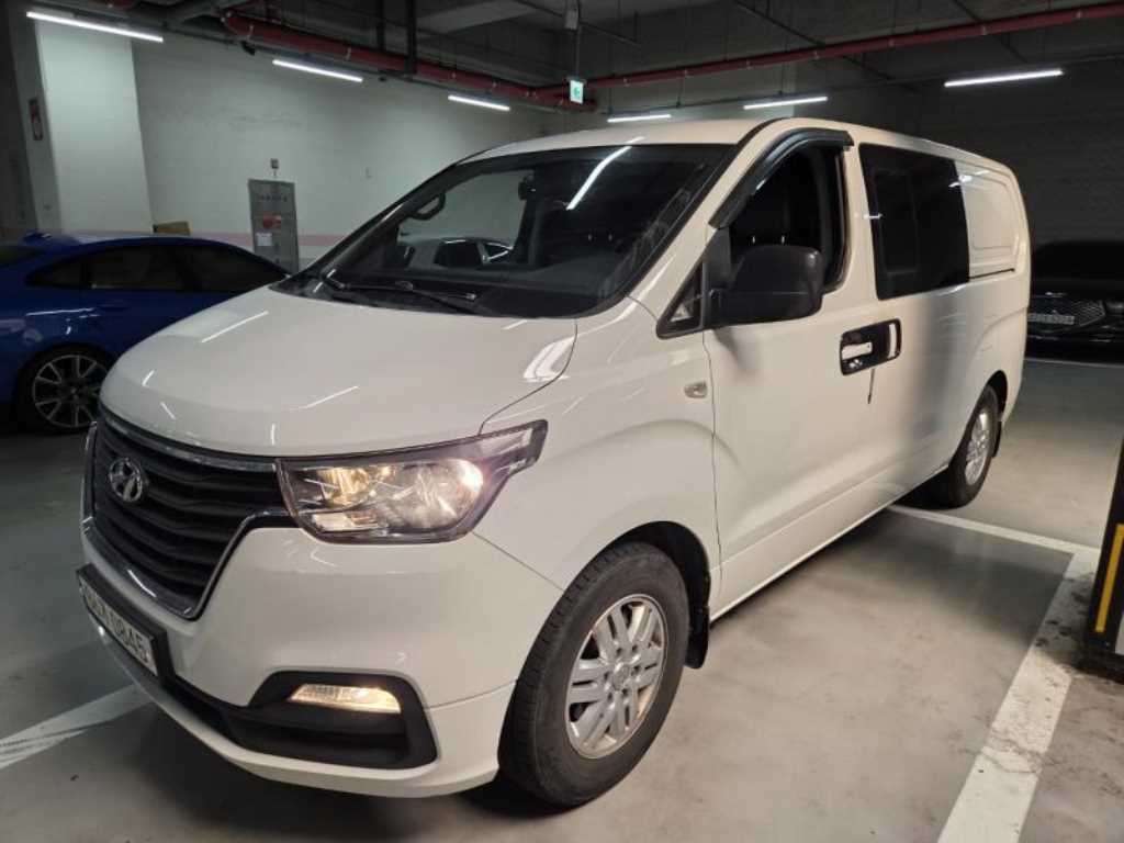 HYUNDAI Starex - Vista 3