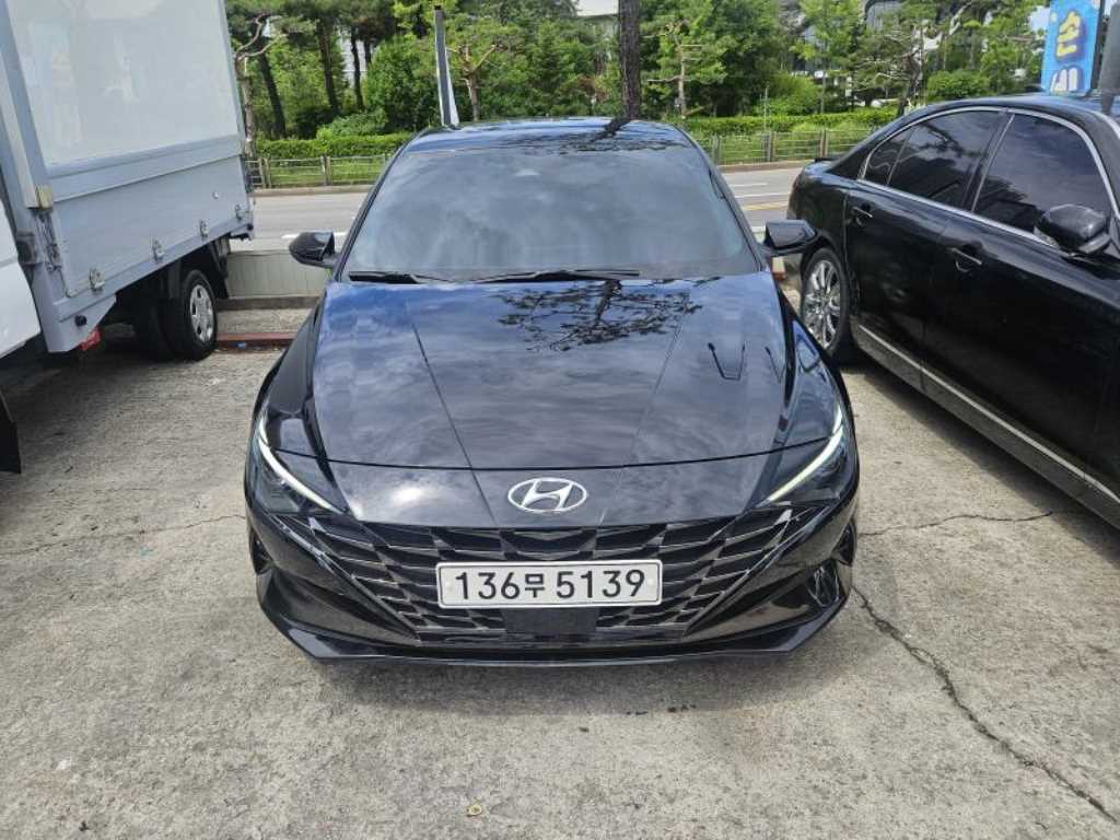 HYUNDAI Avante - Vista 2