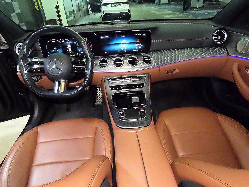 Mercedes Benz E class - Vista 12