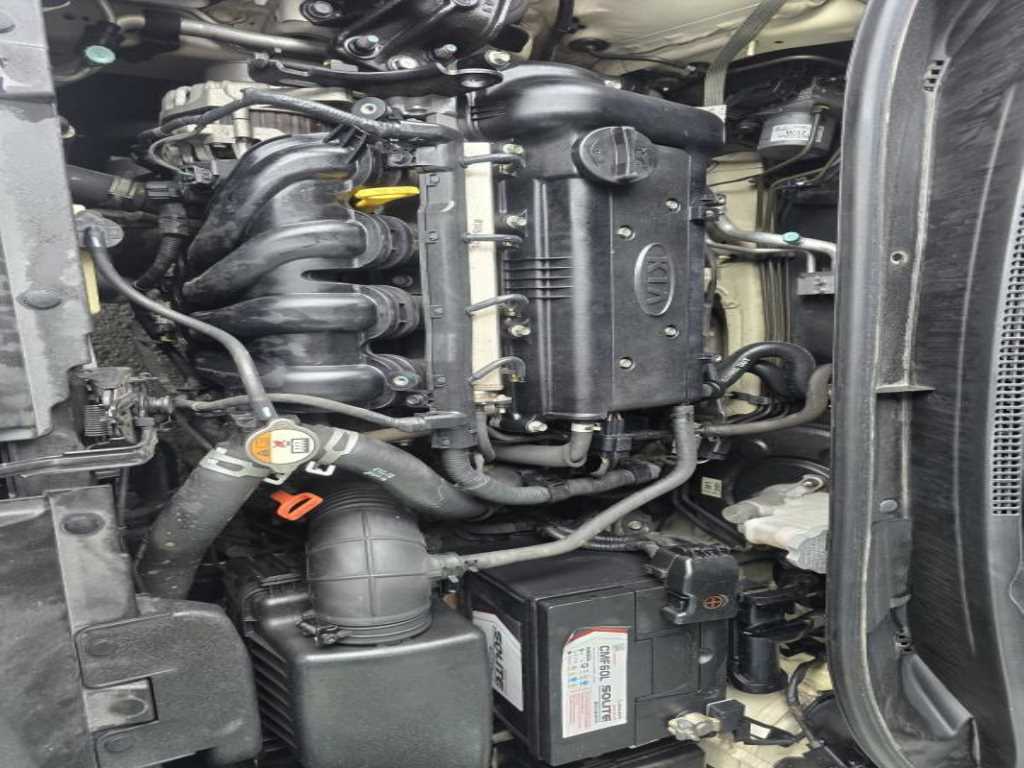 KIA Pride - Vista 8