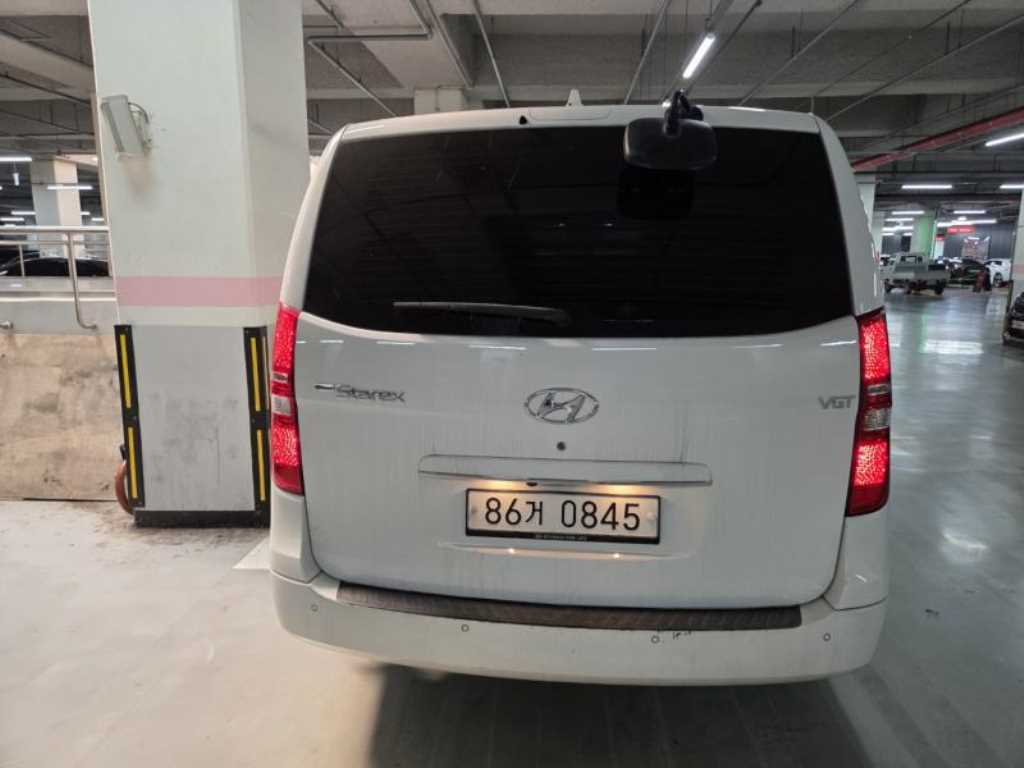 HYUNDAI Starex - Vista 7