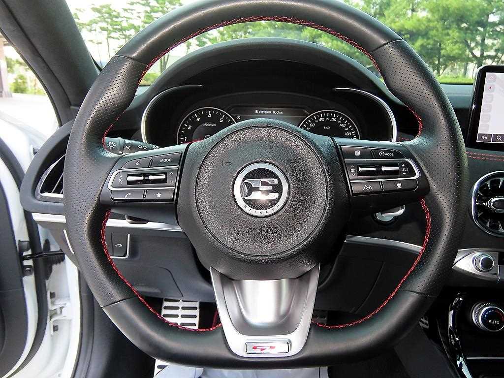 KIA Stinger - Vista 10