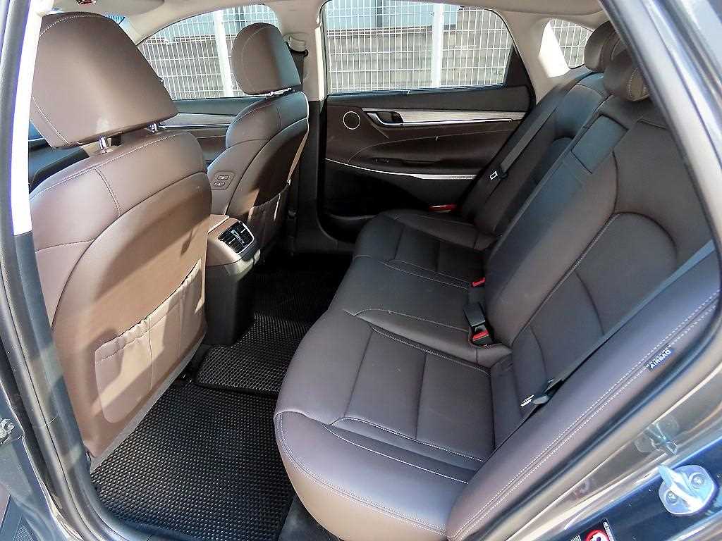 HYUNDAI Grandeur - Vista 8
