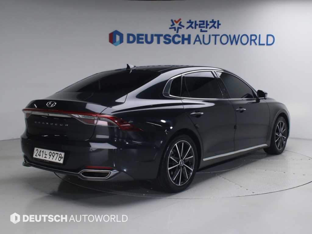 HYUNDAI Grandeur - Vista 2