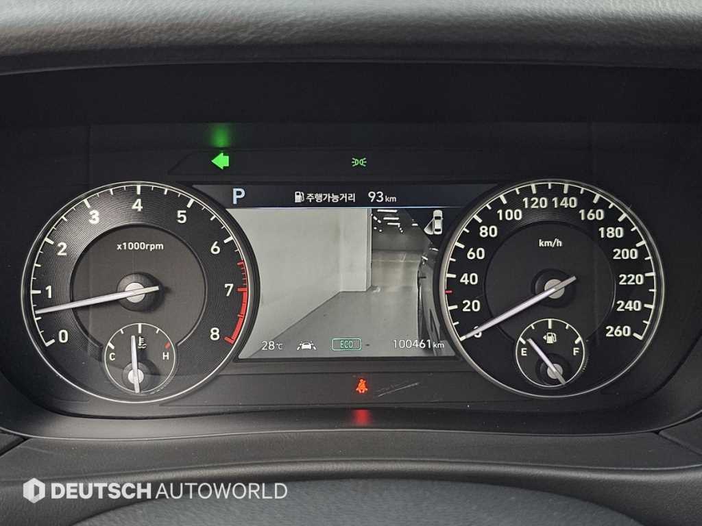 Genesis G90 - Vista 10