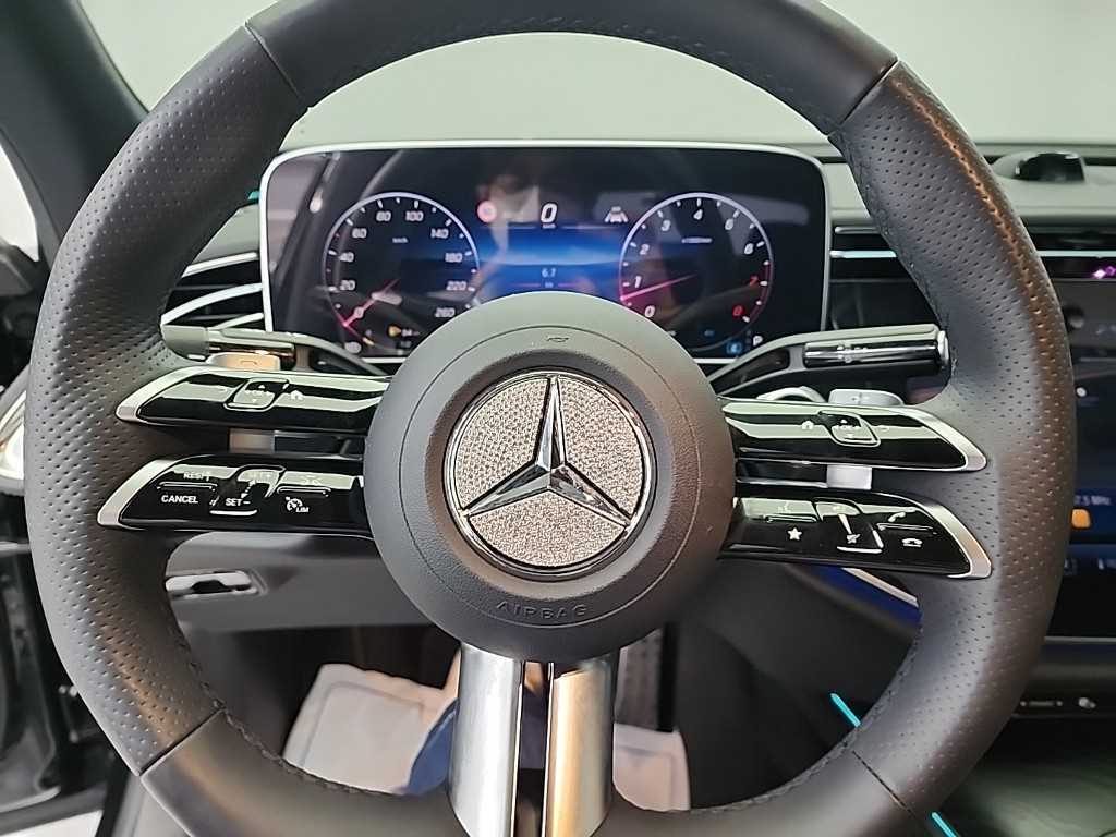 Mercedes Benz E class - Vista 11