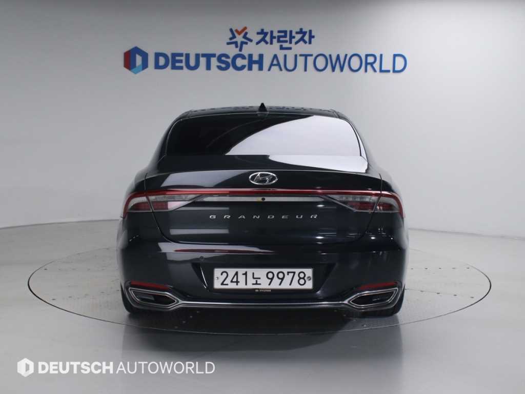 HYUNDAI Grandeur - Vista 6