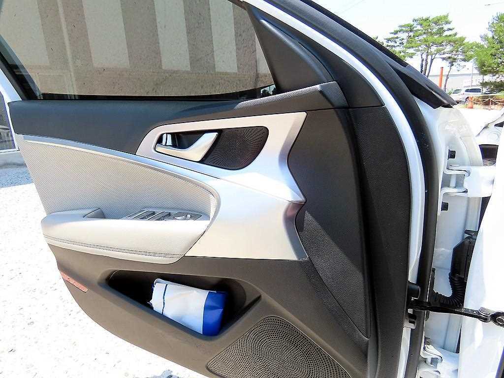 Genesis G70 2020 Blanco - Importación desde Corea - HF Imports Iquique - Foto 13