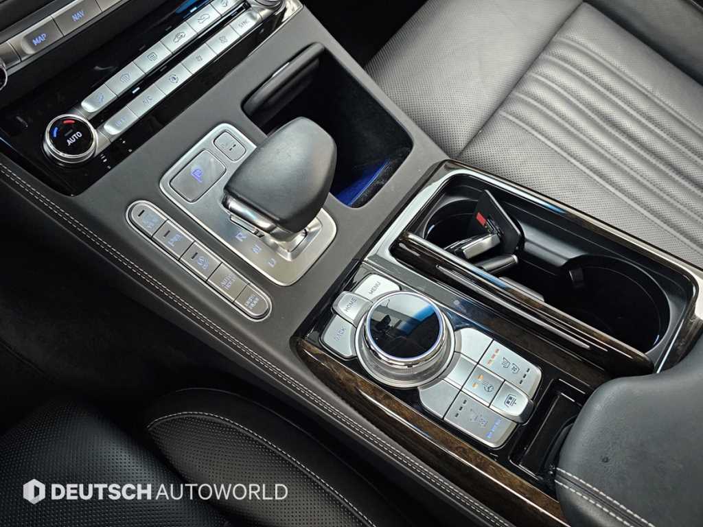 Genesis G90 - Vista 11