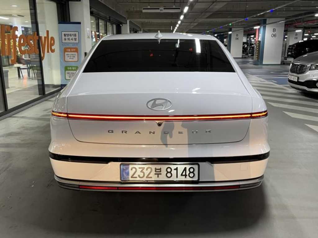HYUNDAI Grandeur - Vista 7