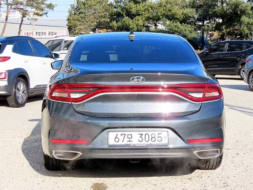 HYUNDAI Grandeur - Vista 6