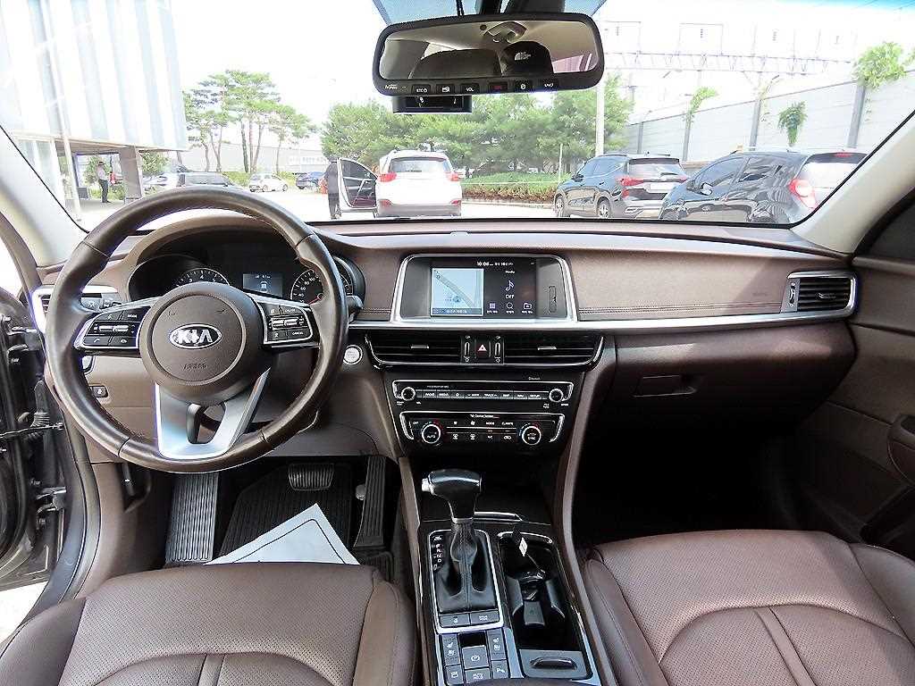 KIA K5 - Vista 9