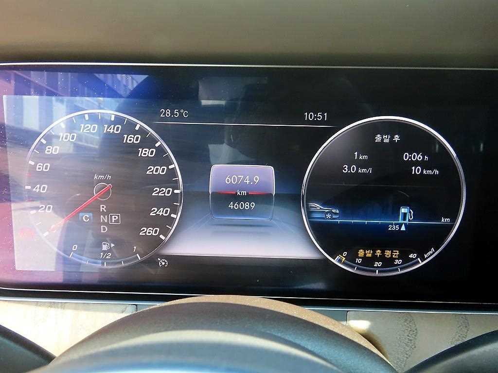 Mercedes Benz E class - Vista 11