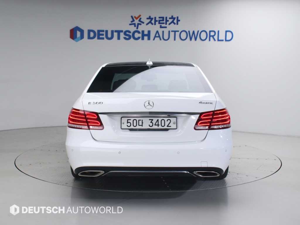 Mercedes Benz E class - Vista 4