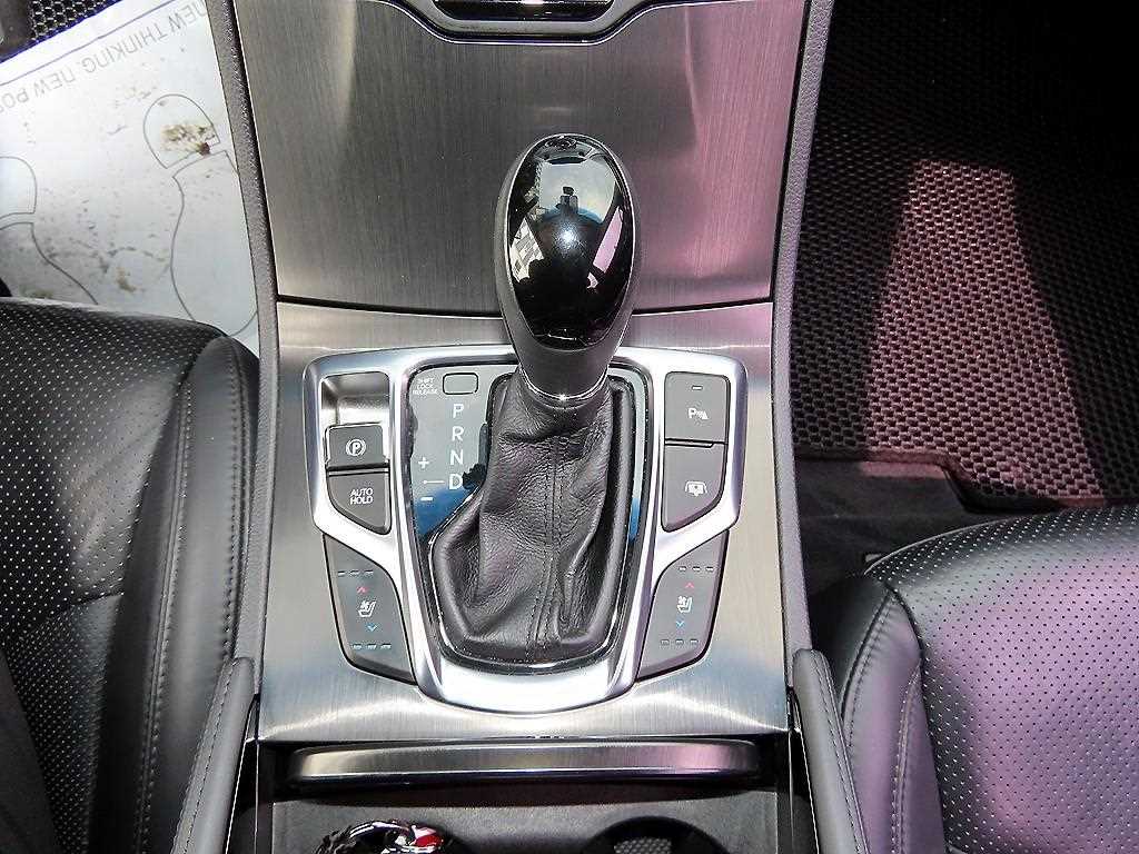 HYUNDAI Grandeur - Vista 10