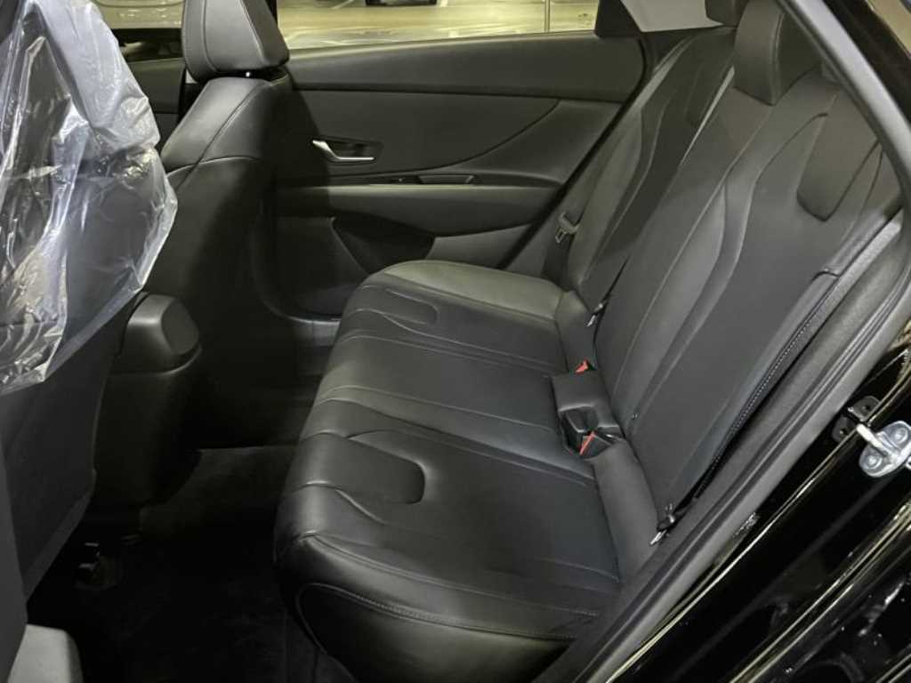 HYUNDAI Avante - Vista 8