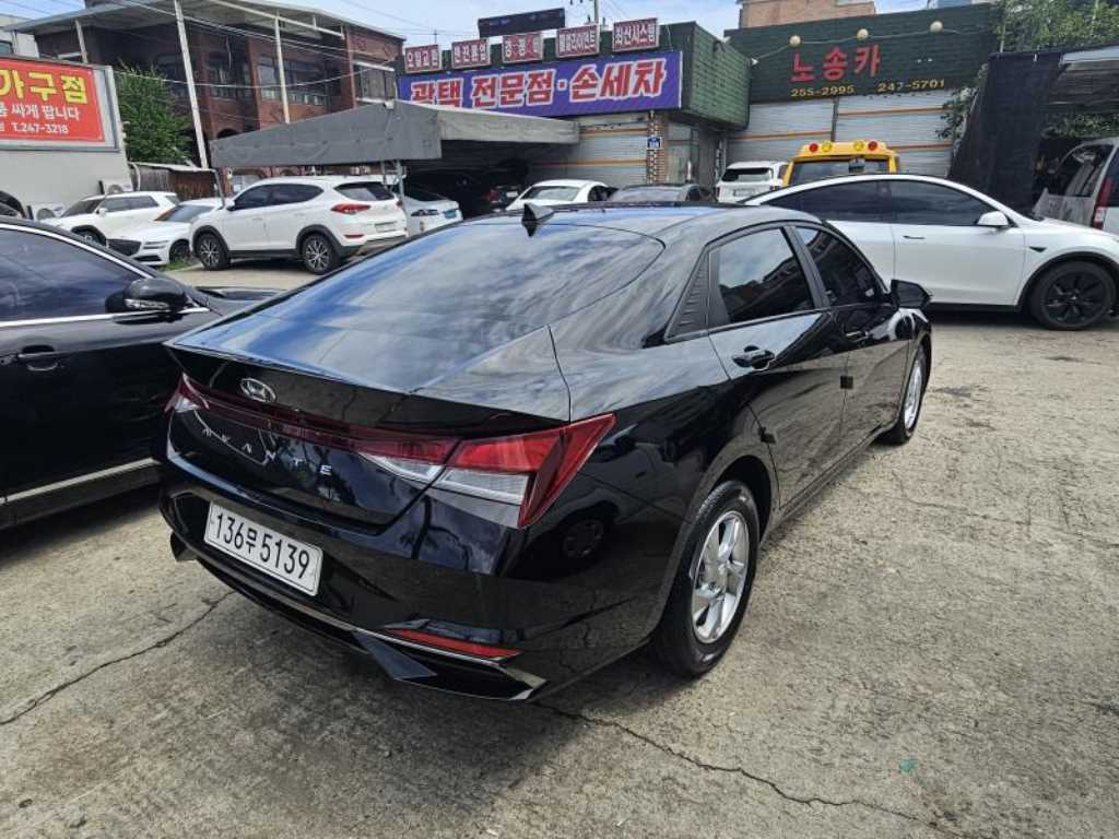 HYUNDAI Avante - Vista 7