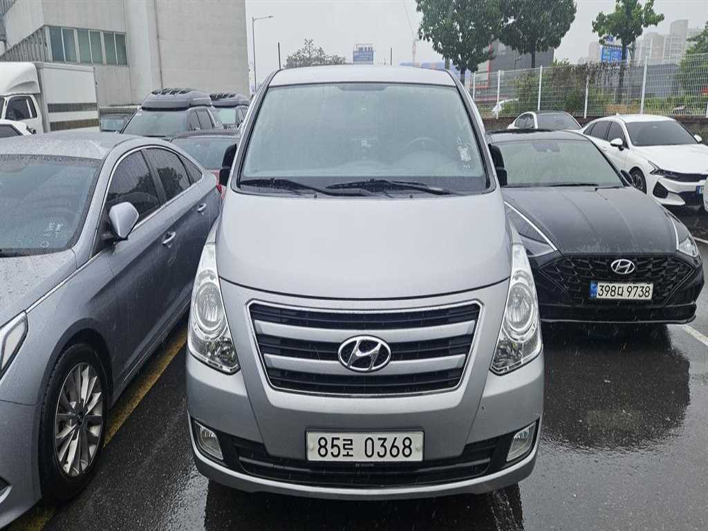 HYUNDAI Starex 2017 Gris - Importación desde Corea - HF Imports Iquique - Foto 1