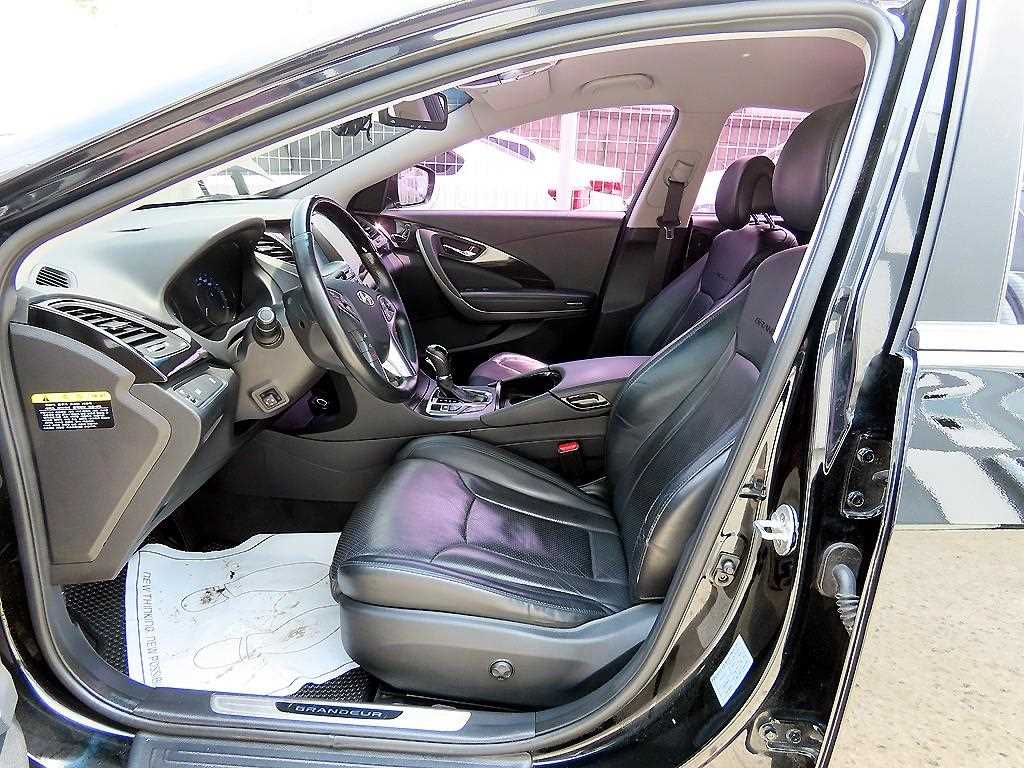 HYUNDAI Grandeur - Vista 5