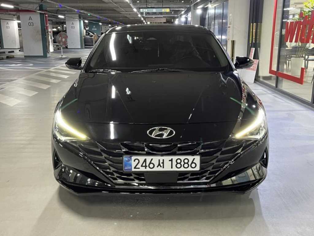 HYUNDAI Avante - Vista 2